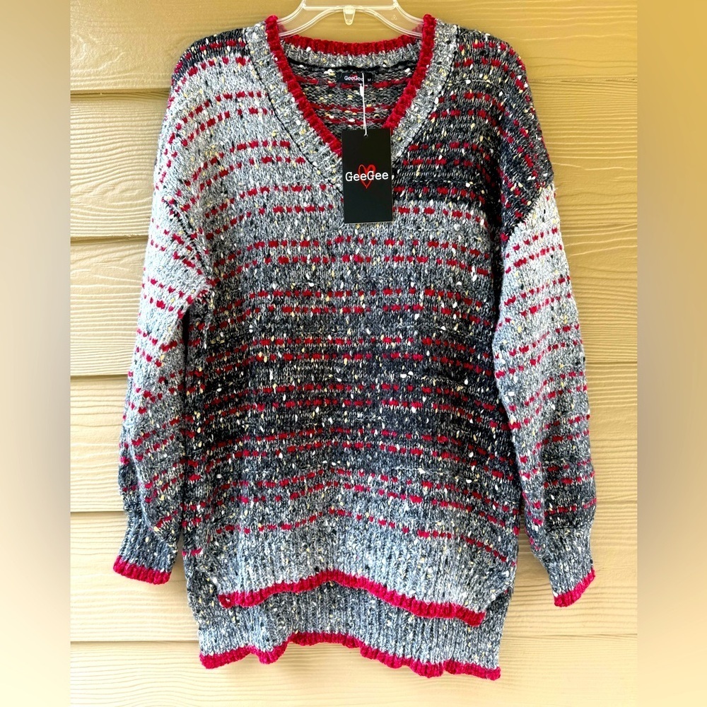 GeeGee V-Neck Acrylic Blend Hi-Lo Oversized Sweater in Red and Gray Tones Size M